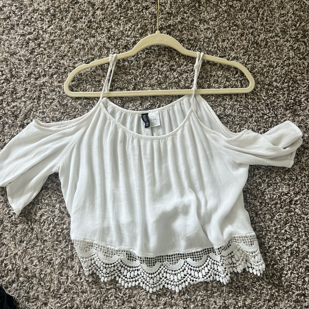 Flowy white tank with off the shoulder arms
